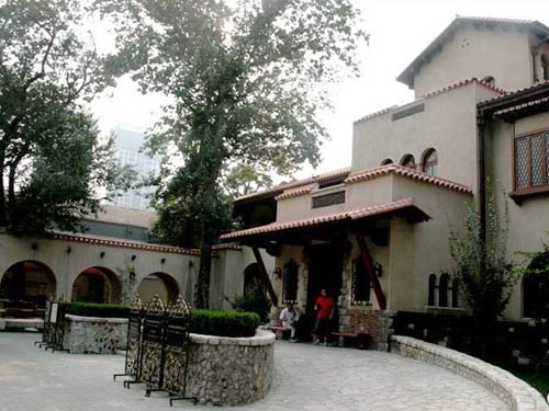 清朝末代皇帝溥仪的故居(图)1