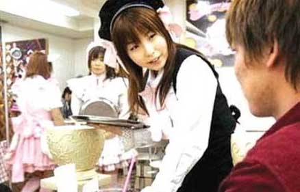 体验日本“女仆咖啡”1