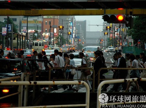 实拍日本清晨 一样堵车(组图)1