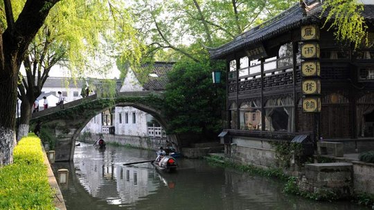 绍兴乌篷船观光