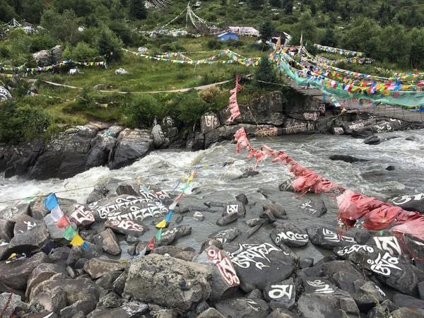 佛说：万法皆生，皆系缘份——偶然相遇，亚丁注定寻找一生14