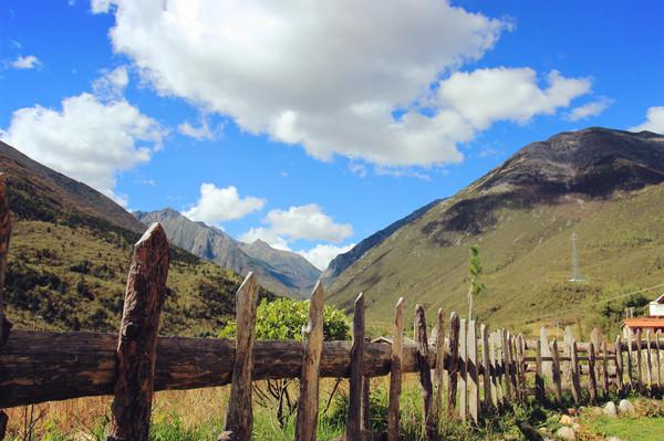 十一稻城自驾游，沉浸在沿途的春夏秋冬里