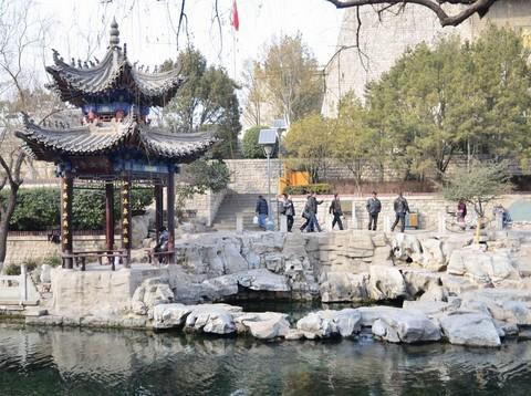 济南 泉水流到大明湖21