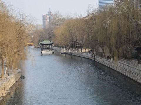 济南 泉水流到大明湖4