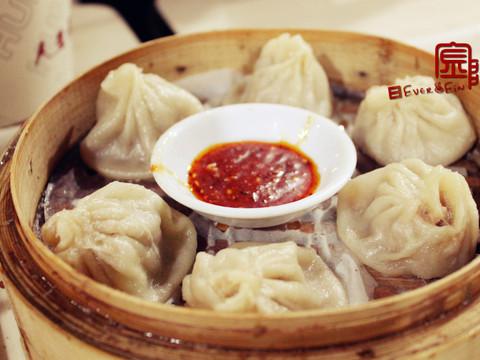 十月秋，遇金陵17