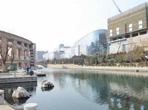 济南 泉水流到大明湖1