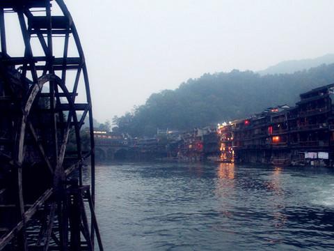 我们说好的，我却过了一个人的凤凰23