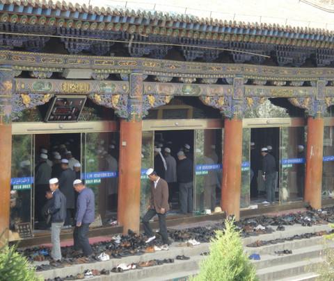 西宁东关清真大寺、塔尔寺、省博物馆、植物园、水井巷、莫家街。。。16